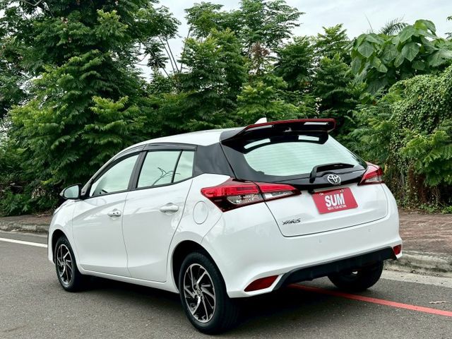 豪華版 女用一手車原廠紀錄實跑1萬4里程保證 IKEY 定速巡航 原廠影音 倒車顯影 衛星導航 恆溫空調 AEB緊急剎車  第4張相片