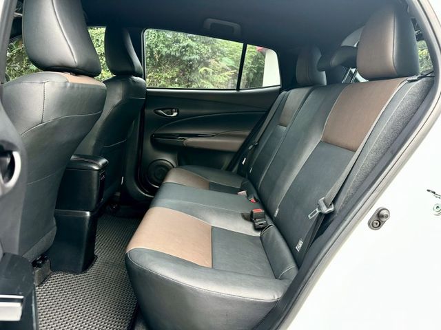 豪華版 女用一手車原廠紀錄實跑1萬4里程保證 IKEY 定速巡航 原廠影音 倒車顯影 衛星導航 恆溫空調 AEB緊急剎車  第6張相片