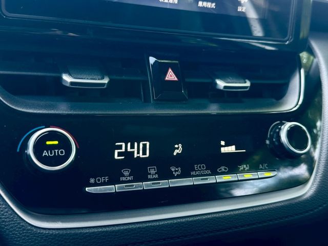 豪華版 一手車原廠紀錄實跑9萬里程保證 IKEY ACC跟車 車道維持輔助 自動遠光燈 恆溫空調 7安  第16張相片