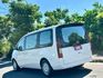 GLD-A 九人座 一手車原廠紀錄僅跑8千5里程保證 定速巡航 循跡防滑 無線手機充電盤 後座空調  第4張縮圖