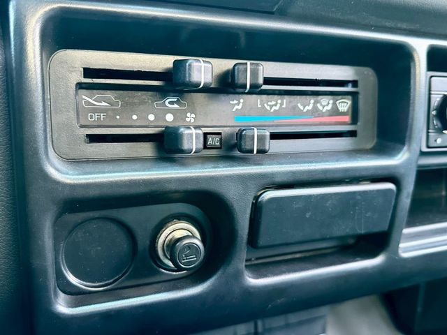得利卡2.4 揹箱 一手車實跑9萬里程保證  第10張相片