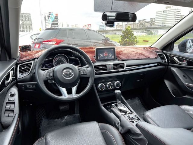 【全場認證五大保證】認證車 15年領牌 魂動紅 僅跑11萬原廠保養 6安 KEYLESS 一手車庫車原鈑件  第6張相片