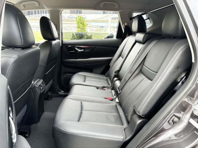 【全場認證兩年保固】認證車 2.0智行版 僅跑7萬 Acc CarPlay 盲點 360環景 雙恆溫 一手車原版件  第12張相片