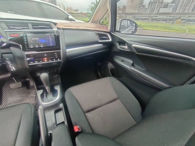 【全場認證兩年保固】認證車 17年 保證僅跑9萬原廠保養 S版 循跡系統 換檔快撥 定速 一手車庫車  第12張相片