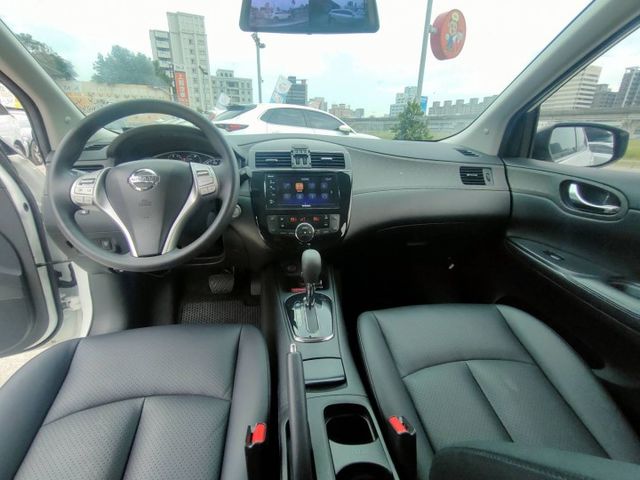 【全場認證兩年保固】認證車 旗艦版 僅跑3萬原廠保養 6安囊 盲點 CarPlay 免鑰匙摸門 一手車原鈑件  第13張相片
