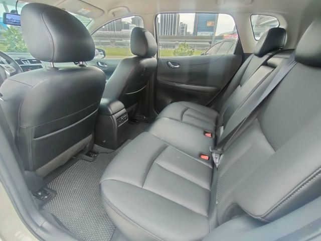 【全場認證兩年保固】認證車 旗艦版 僅跑3萬原廠保養 6安囊 盲點 CarPlay 免鑰匙摸門 一手車原鈑件  第17張相片