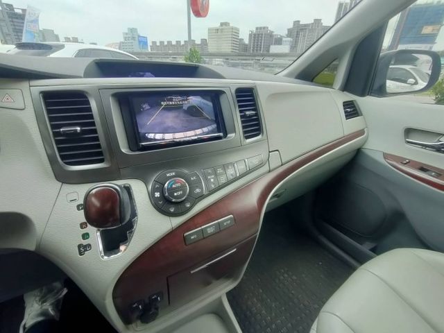 【全場認證五大保證】認證車 大型7-8人座 保證低里程 全家出遊超大空間 電動滑門 電尾門 一手車原版件  第7張相片