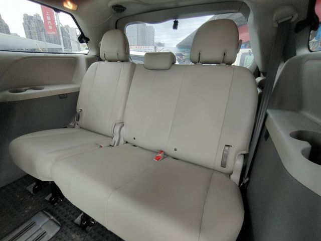 【全場認證五大保證】認證車 大型7-8人座 保證低里程 全家出遊超大空間 電動滑門 電尾門 一手車原版件  第10張相片