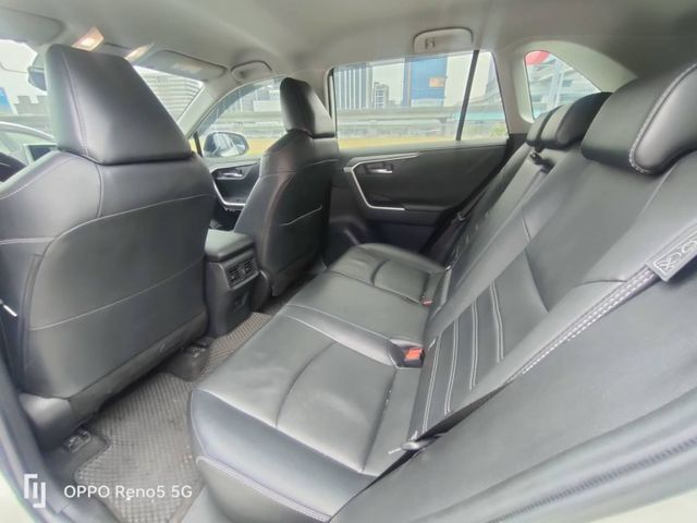 【全場認證原廠保固】認證車 22年領牌旗艦版 加原廠10萬精裝套件 CarPlay 環景 電尾門 一手車原廠保養 原鈑件  第9張相片