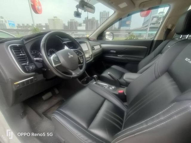 【全場認證五大保固】認證車 15年式最頂級進階4WD 僅跑11萬 天窗 電動椅 Acc 電尾門 一手車原廠保養原鈑件  第5張相片