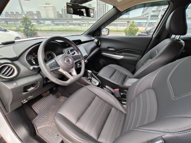 【全場認證兩年保固】認證車 智行旗艦版保證僅跑2萬7真的別懷疑CarPlay 360環景 四輪剛換99%新 一手車原版件  第6張相片