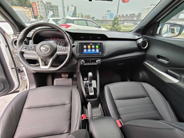 【全場認證兩年保固】認證車 智行旗艦版保證僅跑2萬7真的別懷疑CarPlay 360環景 四輪剛換99%新 一手車原版件  第8張相片
