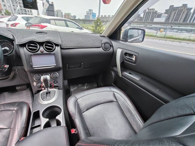 【全場認證五大保證】認證車 AWD 6安囊 恆溫 保證跑11萬原廠保養 超優質代步休旅一手車原鈑件  第8張相片