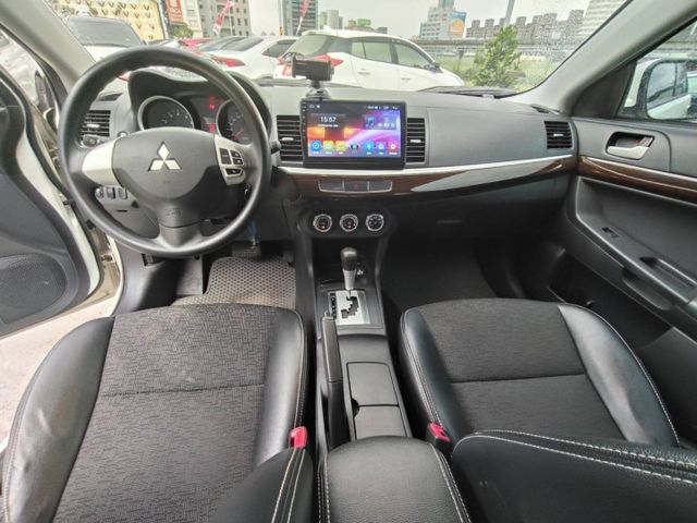 【全場認證五大保證】認證車 頂級版僅跑11萬8 定速 安卓影音導航 倒車影像 超優質代步  第8張相片