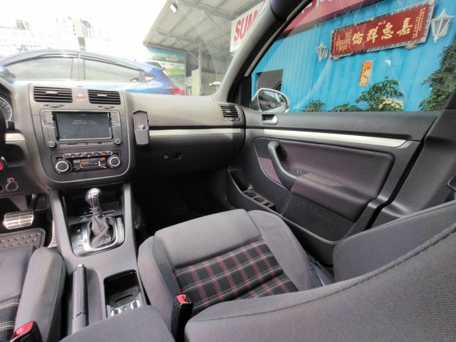 【全場認證五大保證】認證車 德國進口小鋼炮 最佳代步 少跑 車況超優 超美 原鈑件  第8張相片