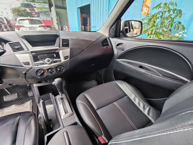 【全場認證五大保固】認證車 低里程 做生意賺大錢的好幫手 自排商用車首選 載客載貨皆宜 鋁圈 中央空調 100%原鈑件  第8張相片