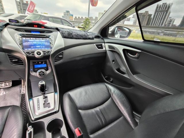 【全場認證五大保固】認證車 升級頂級配備 盲點偵測 LED頭燈 抬頭顯示 影音 一手車原鈑件  第8張相片