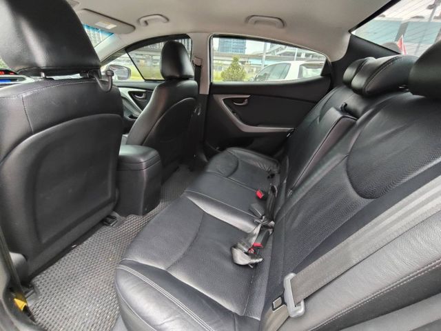 【全場認證五大保固】認證車 升級頂級配備 盲點偵測 LED頭燈 抬頭顯示 影音 一手車原鈑件  第10張相片