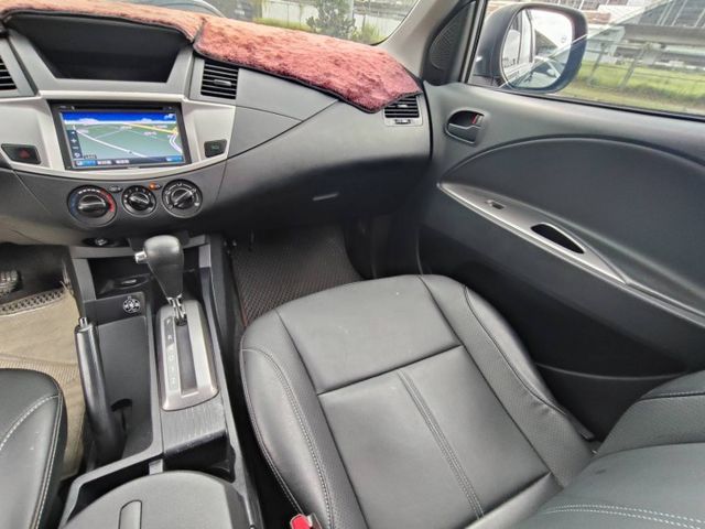 【全場認證五大保固】認證車 頂級版 盲點 定速 中央空調 倒車顯影 導航 抬頭顯示 一手車原鈑件  第13張相片