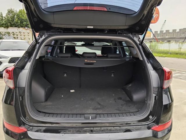 【全場認證五大保固】認證車 1.6渦輪 尊貴版 僅跑11萬 6安囊 盲點 全景天窗 電動椅 安卓機 一手車原鈑件  第13張相片