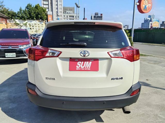 【全場認證五大保證】認證車 頂級E-Hi版 僅跑9萬原廠保養 免鑰匙摸門 定速 電動椅 一手車庫車  第11張相片