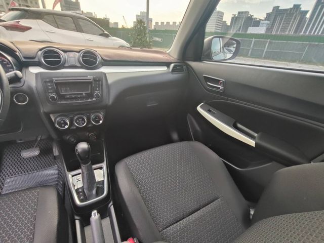 【全場認證五大保固】認證車 日本原裝進口 1.0渦輪 整年稅金8640很省 省油好停車 一手車原鈑件  第7張相片