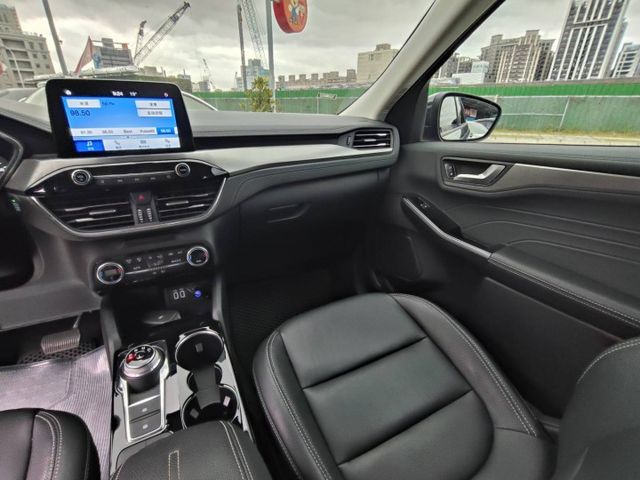 【全場認證五大保固】認證車 僅跑5萬多 1.5時尚版 Acc 盲點 CarPlay 360環景 一手車原鈑件  第9張相片