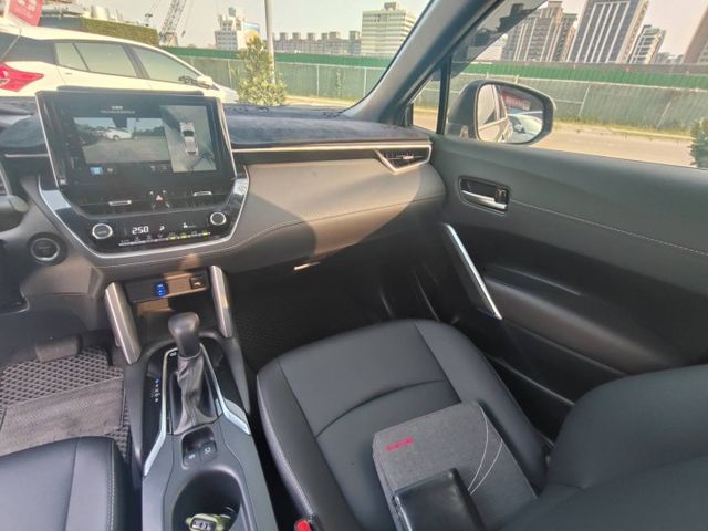 【全場認證原廠保固】認證車 油電 尊爵版僅跑10700km 一手車庫車原鈑件  第10張相片