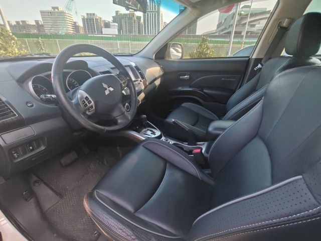 【全場認證五大保證】認證車 稀有4WD 僅跑11萬 免鑰匙 定速 循跡防滑 一手車原鈑件  第5張相片