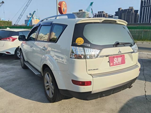 【全場認證五大保證】認證車 稀有4WD 僅跑11萬 免鑰匙 定速 循跡防滑 一手車原鈑件  第10張相片