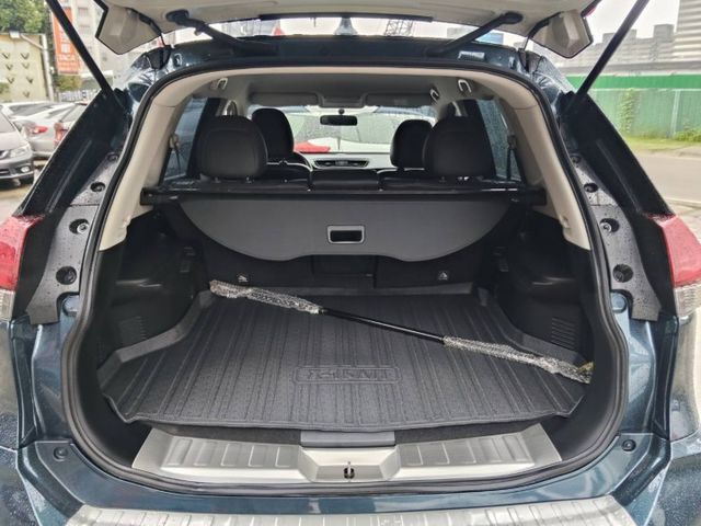 【全場認證五大保固】認證車 安卓CarPlay 保證僅跑4萬 國產超優質代步休旅車 一手車原廠保養  第16張相片