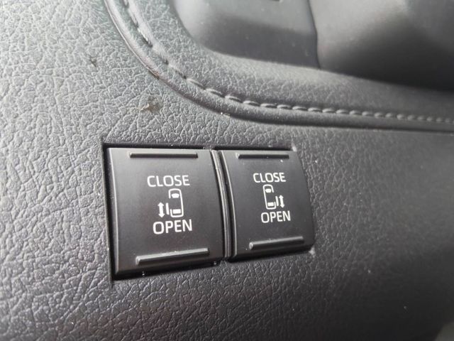 【全場認證原廠保固】認證車 6人旗艦版 雙電滑門 Acc 盲點 CarPlay 僅跑3萬5 一手車原鈑件  第5張相片