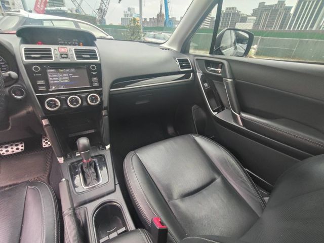 【全場認證五大保固】認證車 超大馬力 XT渦輪 4WD 免鑰匙摸門 雙電熱椅 電尾門 一手車庫車  第7張相片