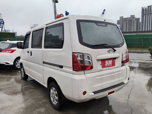 【全場認證五大保固】認證車 稀有8人座自排 原廠保養 ABS(BSW)盲點 定速 後座出風口 一手車 全車原鈑件  第16張相片