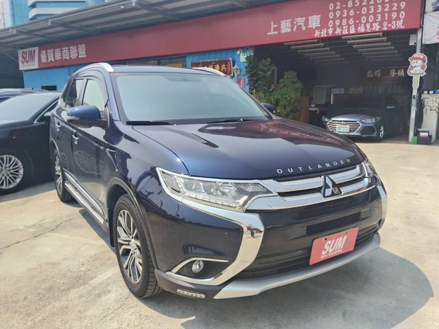 【全場認證五大保固】認證車 最頂級旗艦4WD保證僅跑8萬9 ACC電尾門 盲點 電動椅 原廠保養 一手車原鈑件  第1張相片