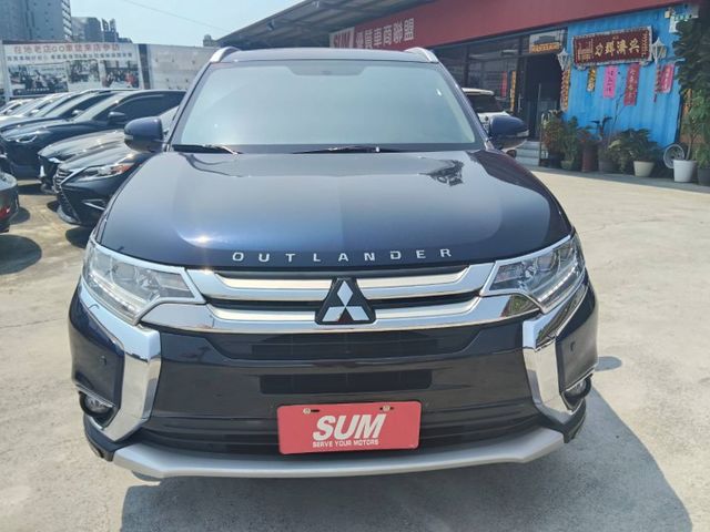 【全場認證五大保固】認證車 最頂級旗艦4WD保證僅跑8萬9 ACC電尾門 盲點 電動椅 原廠保養 一手車原鈑件  第2張相片