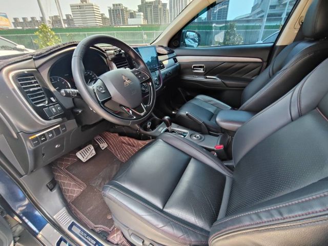 【全場認證五大保固】認證車 最頂級旗艦4WD保證僅跑8萬9 ACC電尾門 盲點 電動椅 原廠保養 一手車原鈑件  第6張相片