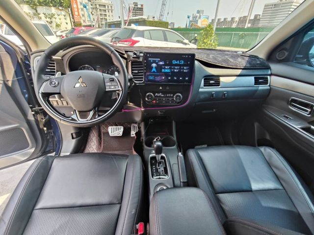 【全場認證五大保固】認證車 最頂級旗艦4WD保證僅跑8萬9 ACC電尾門 盲點 電動椅 原廠保養 一手車原鈑件  第10張相片