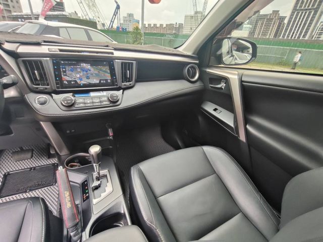 【全場認證五大保證】認證車 尊爵版 Acc跟車 車道偏移 僅跑10萬9原廠保養 免鑰匙摸門 定速 電動椅 一手車庫車  第9張相片