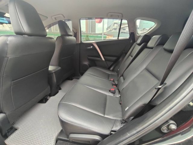 【全場認證五大保證】認證車 尊爵版 Acc跟車 車道偏移 僅跑10萬9原廠保養 免鑰匙摸門 定速 電動椅 一手車庫車  第10張相片