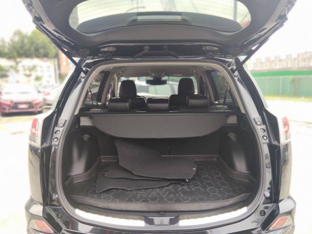 【全場認證五大保證】認證車 尊爵版 Acc跟車 車道偏移 僅跑10萬9原廠保養 免鑰匙摸門 定速 電動椅 一手車庫車  第11張相片