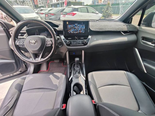 【全場認證五大保固】認證車 尊絕版 盲點偵測 LED頭燈 僅跑3萬7 CarPlay 免鑰匙 摸門 一手車庫車 原鈑件  第9張相片