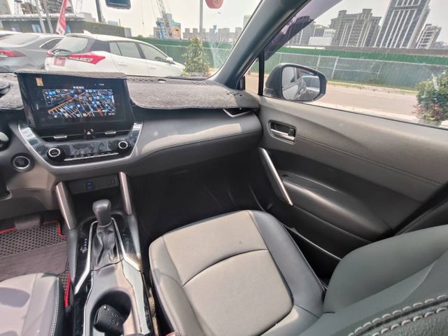 【全場認證五大保固】認證車 尊絕版 盲點偵測 LED頭燈 僅跑3萬7 CarPlay 免鑰匙 摸門 一手車庫車 原鈑件  第11張相片