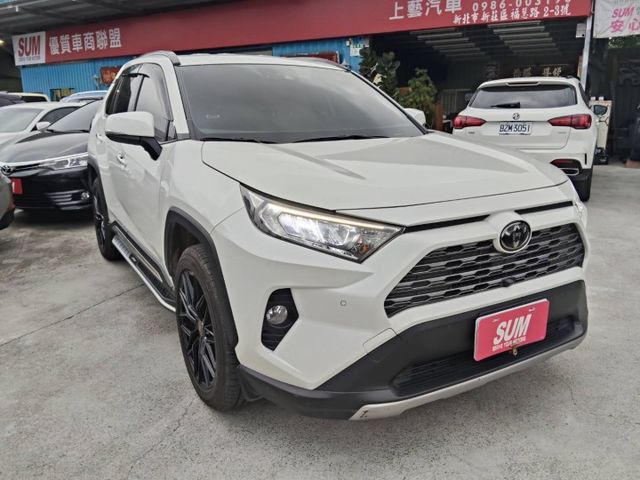 【五大保證五大保固】認證車 旗艦版 Acc CarPlay盲點 環景雙電熱椅 腳踢尾門 車側踏板 一手車 原鈑件原廠保養  第1張相片