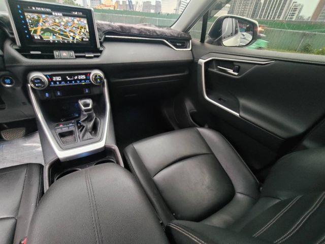 【五大保證五大保固】認證車 旗艦版 Acc CarPlay盲點 環景雙電熱椅 腳踢尾門 車側踏板 一手車 原鈑件原廠保養  第9張相片