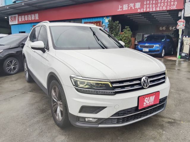 【全場認證五大保證】認證車 330TSI 4WD電動記憶座Acc CarPlay盲點360環景 腳踢尾門一手車原鈑件  第1張相片