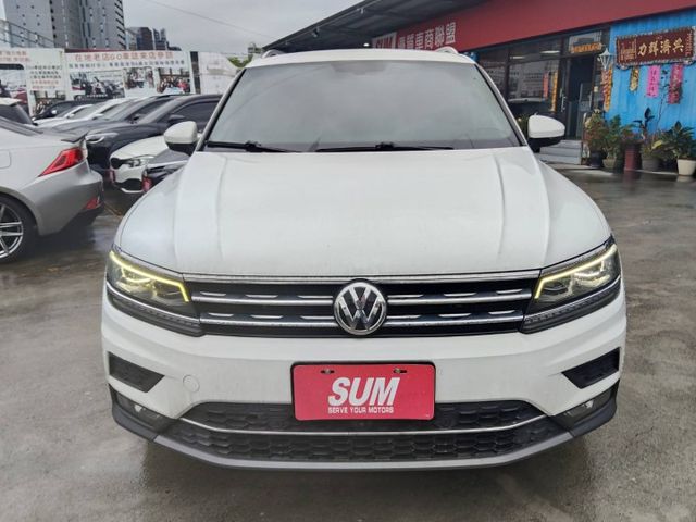 【全場認證五大保證】認證車 330TSI 4WD電動記憶座Acc CarPlay盲點360環景 腳踢尾門一手車原鈑件  第2張相片