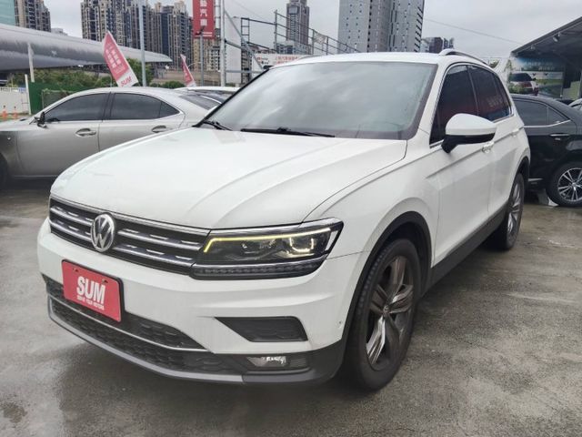 【全場認證五大保證】認證車 330TSI 4WD電動記憶座Acc CarPlay盲點360環景 腳踢尾門一手車原鈑件  第3張相片