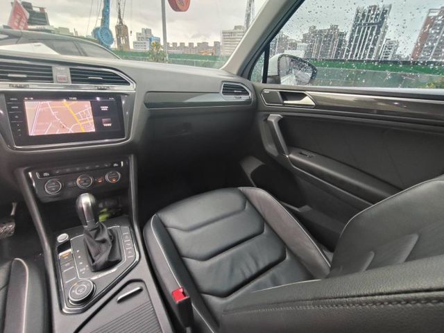 【全場認證五大保證】認證車 330TSI 4WD電動記憶座Acc CarPlay盲點360環景 腳踢尾門一手車原鈑件  第8張相片