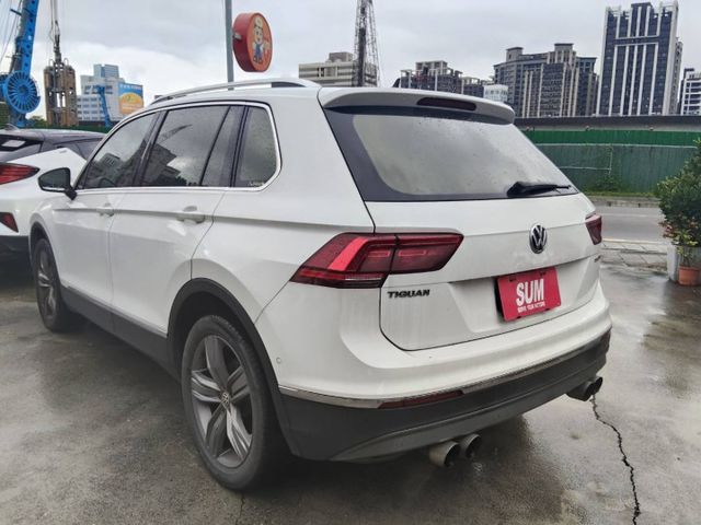 【全場認證五大保證】認證車 330TSI 4WD電動記憶座Acc CarPlay盲點360環景 腳踢尾門一手車原鈑件  第13張相片